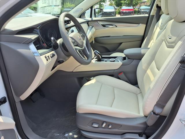 new 2025 Cadillac XT5 car, priced at $57,890
