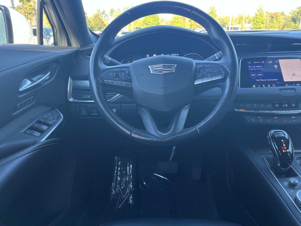 used 2022 Cadillac XT4 car, priced at $29,993