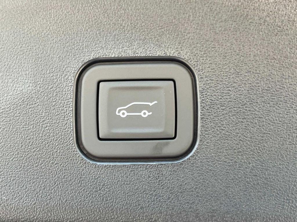 new 2026 Cadillac VISTIQ car, priced at $81,115