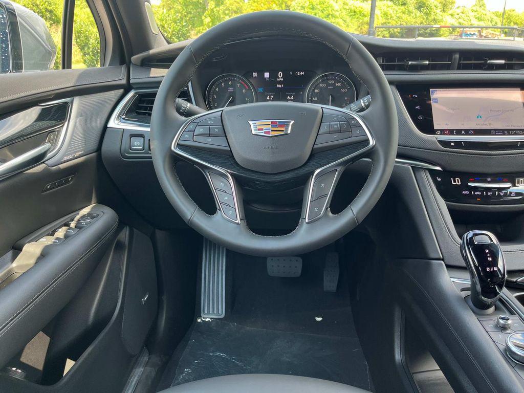 new 2025 Cadillac XT5 car, priced at $58,665
