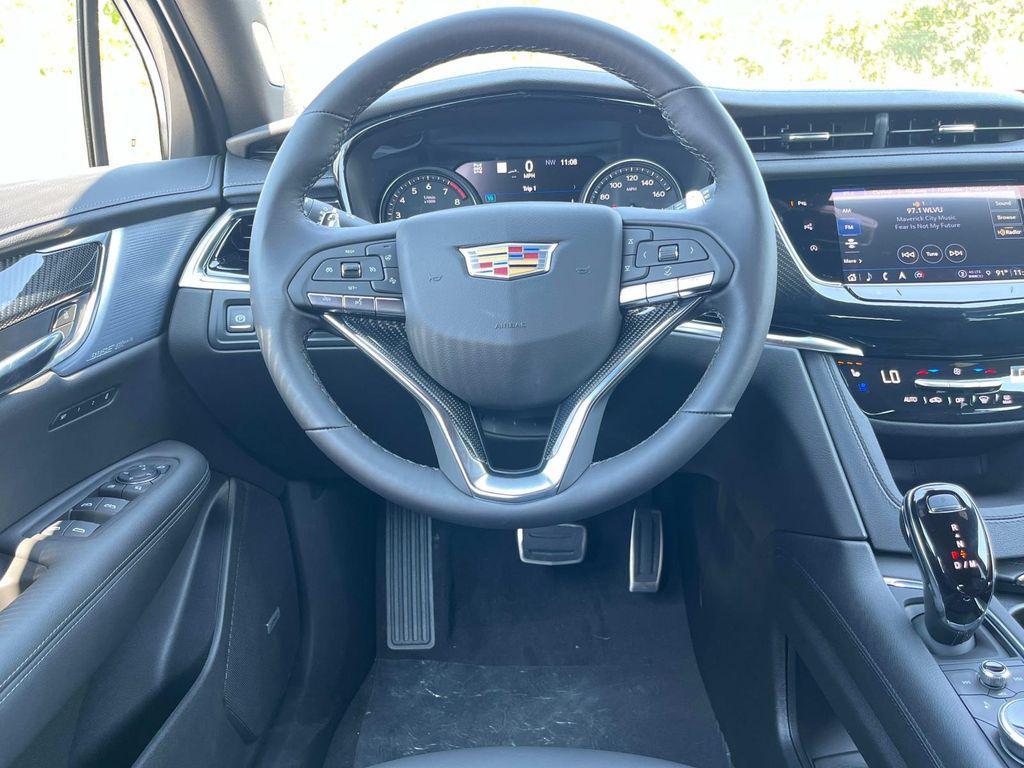 new 2025 Cadillac XT6 car, priced at $69,765