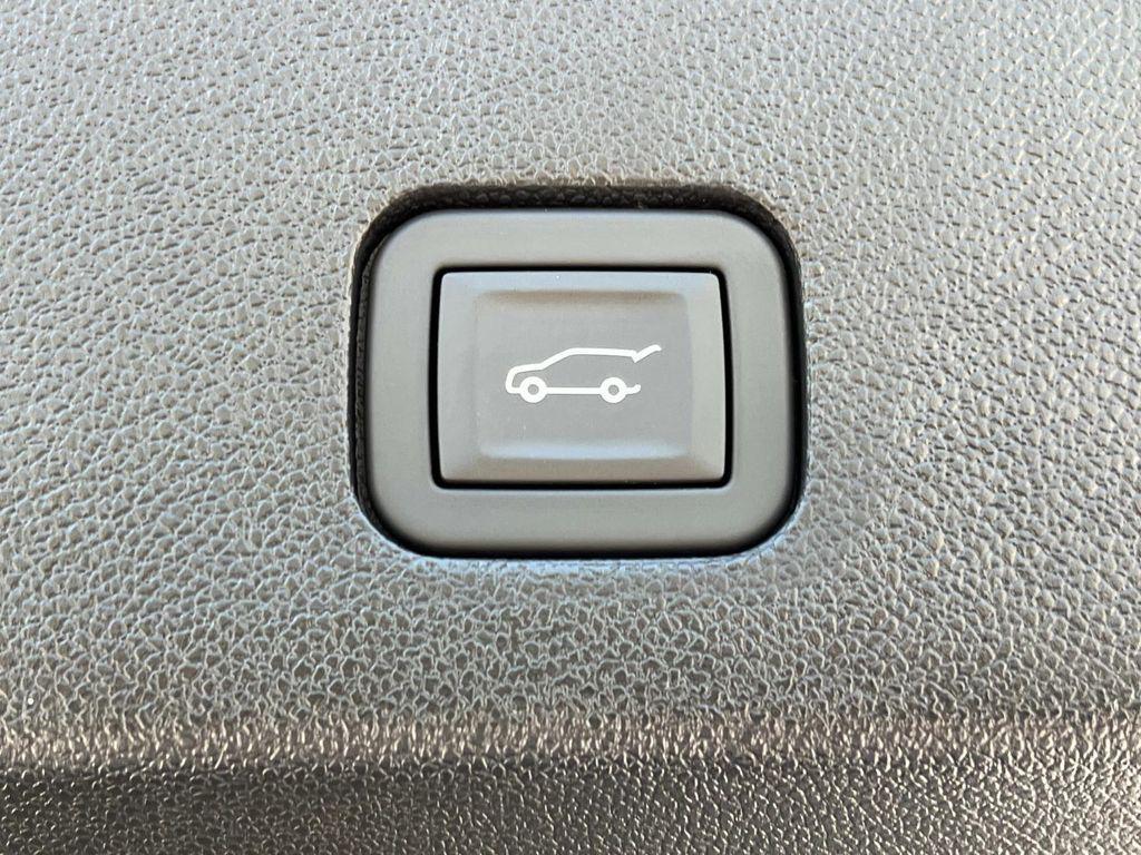 new 2025 Cadillac XT6 car, priced at $69,765