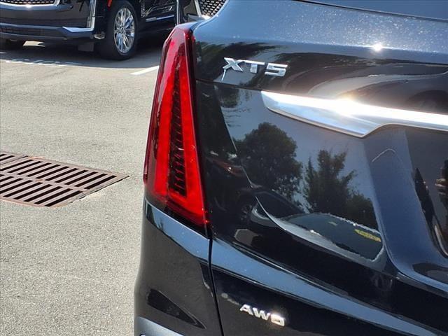 used 2022 Cadillac XT5 car, priced at $31,992