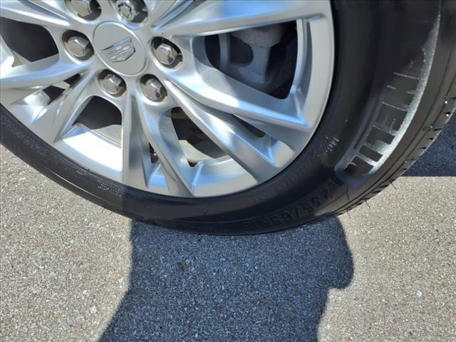 used 2022 Cadillac XT5 car, priced at $31,992