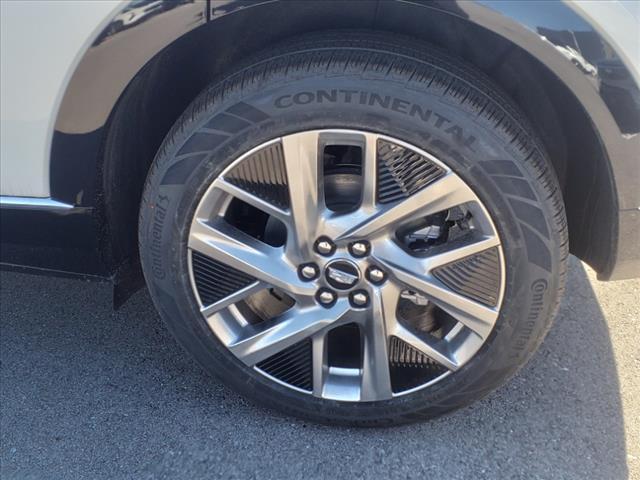 new 2025 Cadillac OPTIQ car, priced at $55,615