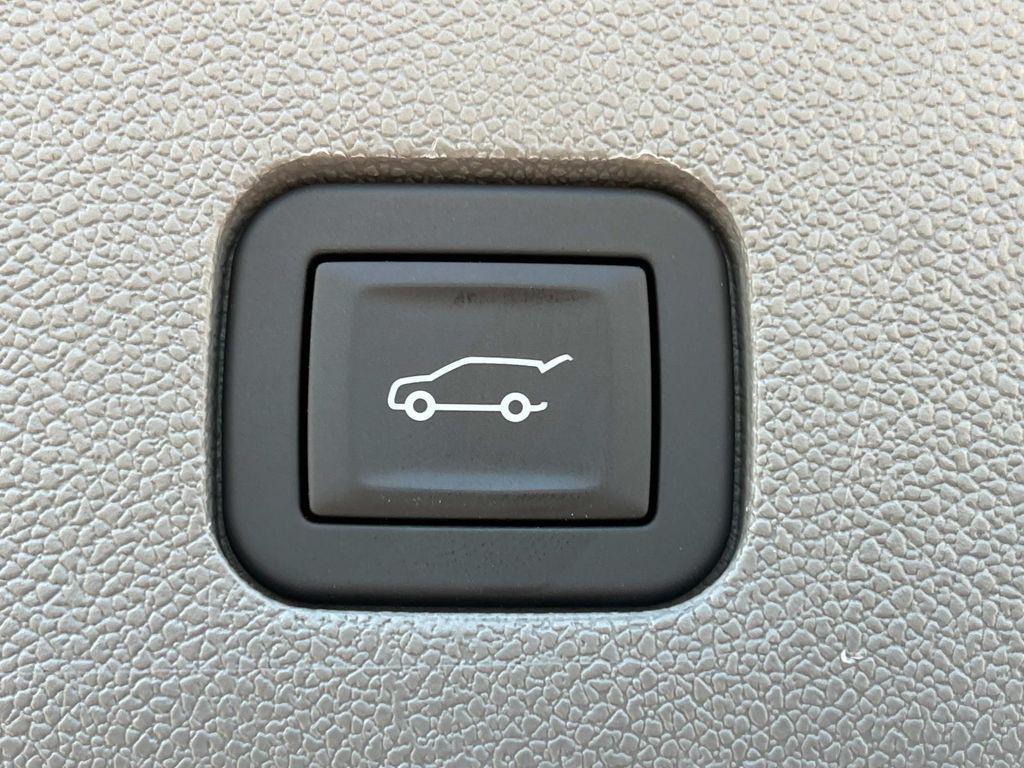 new 2025 Cadillac XT6 car, priced at $69,065