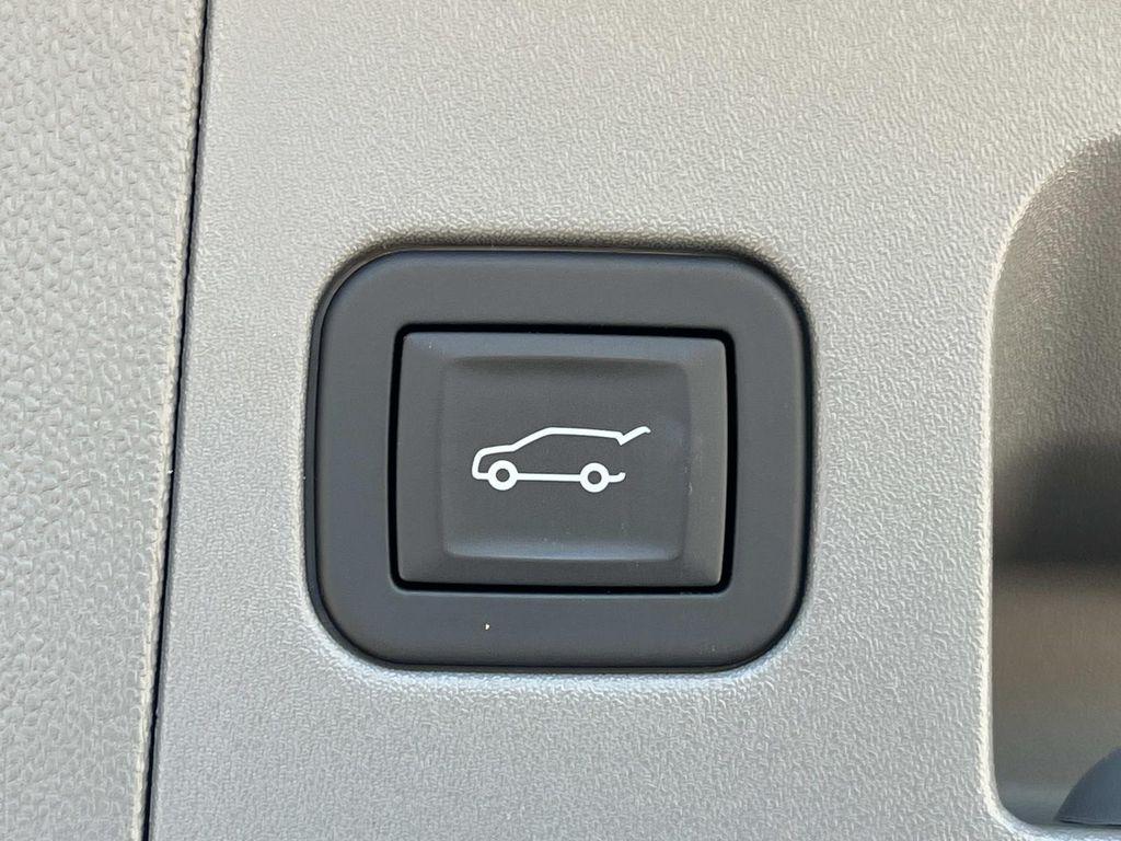 used 2025 Cadillac XT5 car, priced at $46,591
