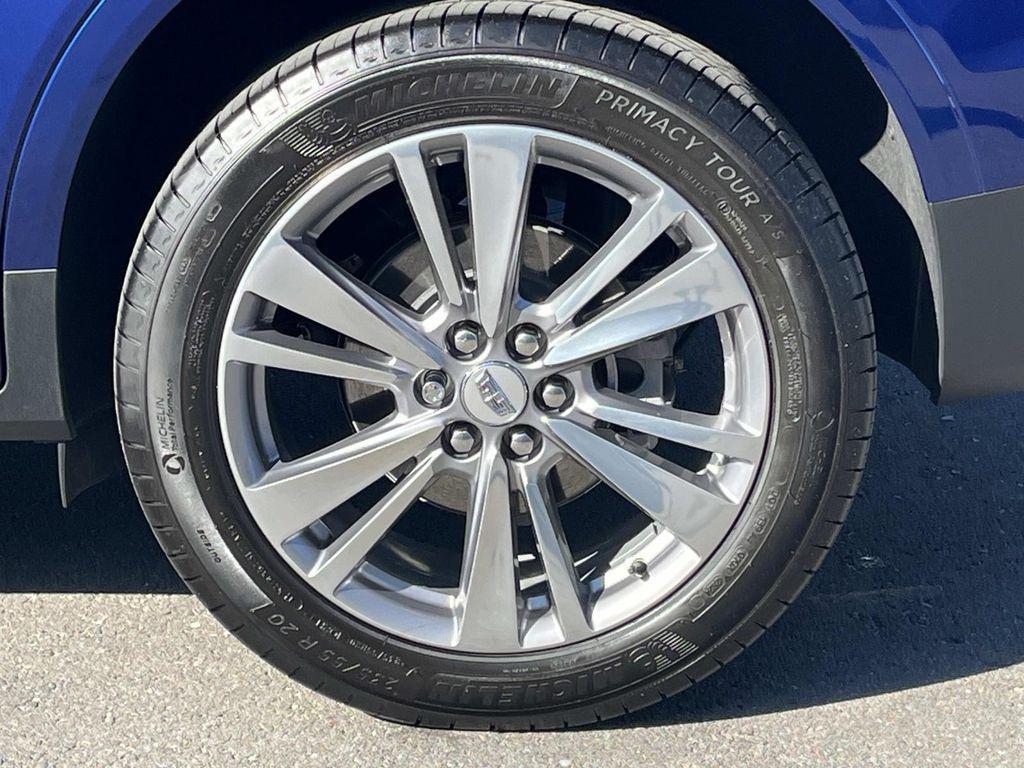 used 2025 Cadillac XT5 car, priced at $46,591