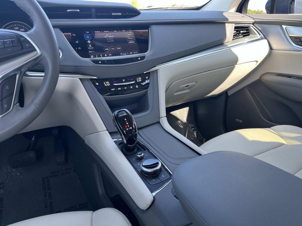 used 2025 Cadillac XT5 car, priced at $46,591