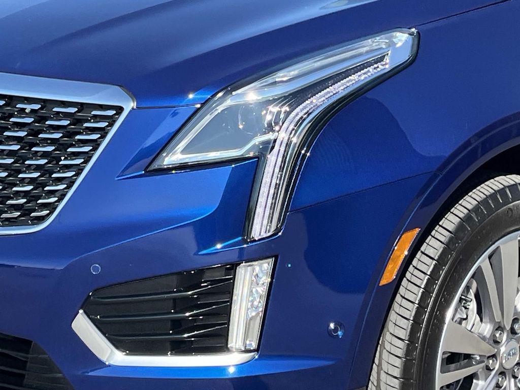 used 2025 Cadillac XT5 car, priced at $46,591