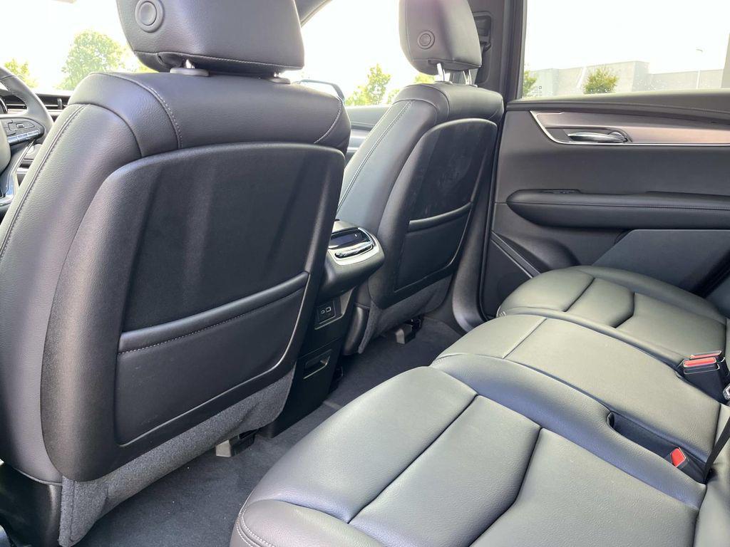 new 2025 Cadillac XT6 car, priced at $54,193