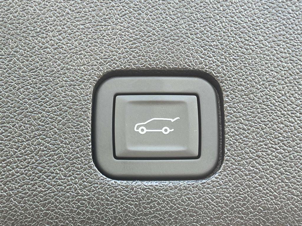 new 2025 Cadillac XT6 car, priced at $54,193