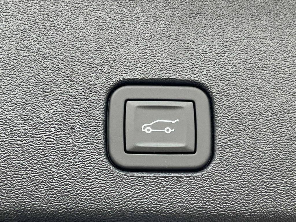 new 2025 Cadillac OPTIQ car, priced at $58,395