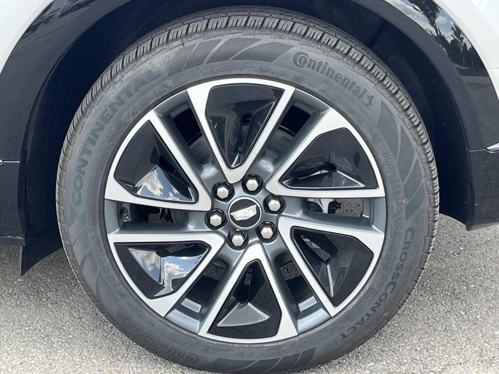 new 2025 Cadillac OPTIQ car, priced at $58,395