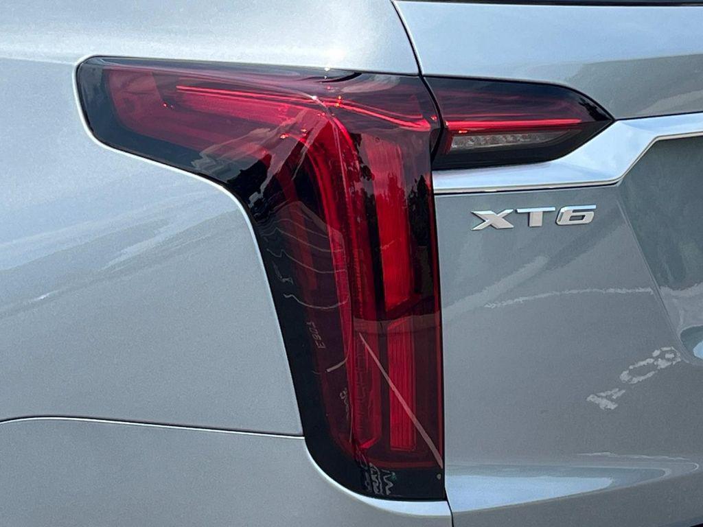 used 2025 Cadillac XT6 car, priced at $44,991