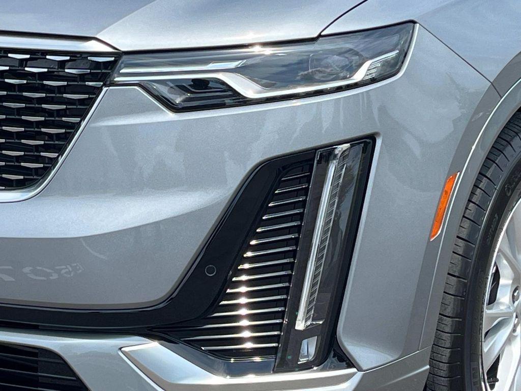 used 2025 Cadillac XT6 car, priced at $44,991