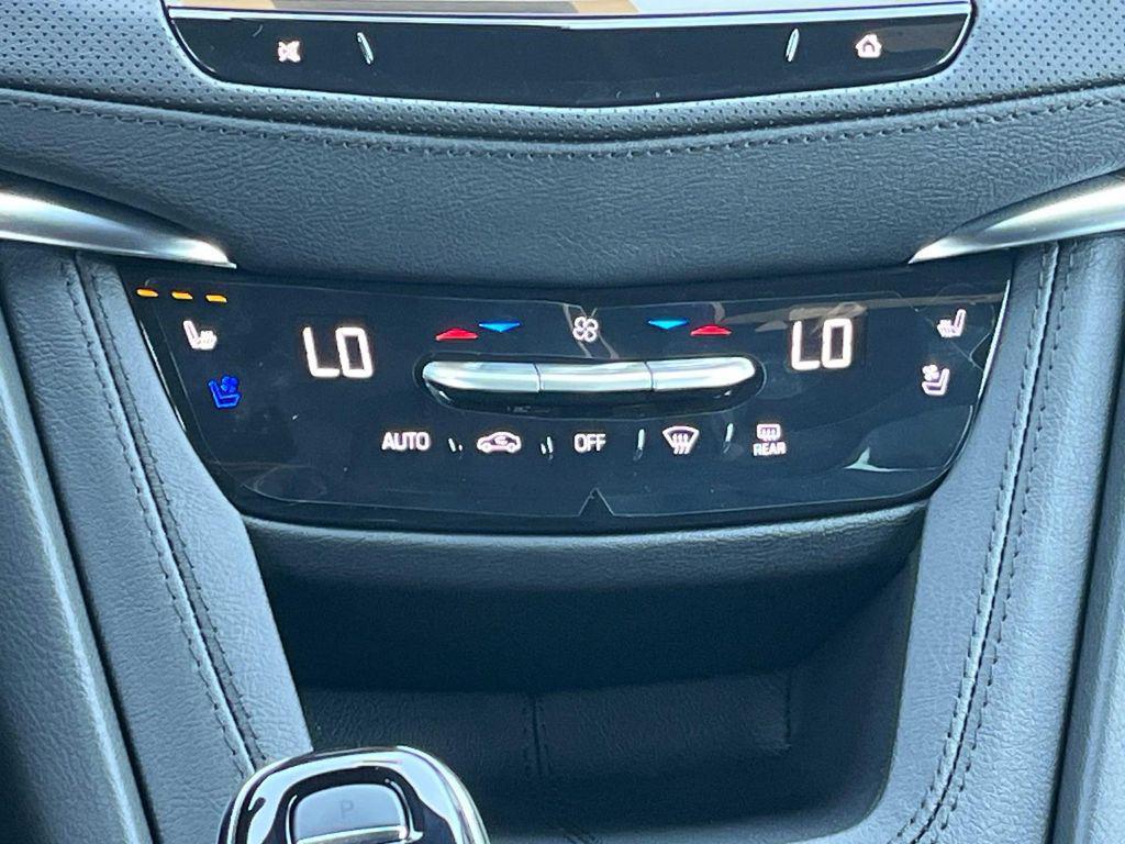 new 2025 Cadillac XT5 car, priced at $60,090