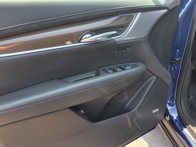 used 2023 Cadillac XT6 car, priced at $48,990