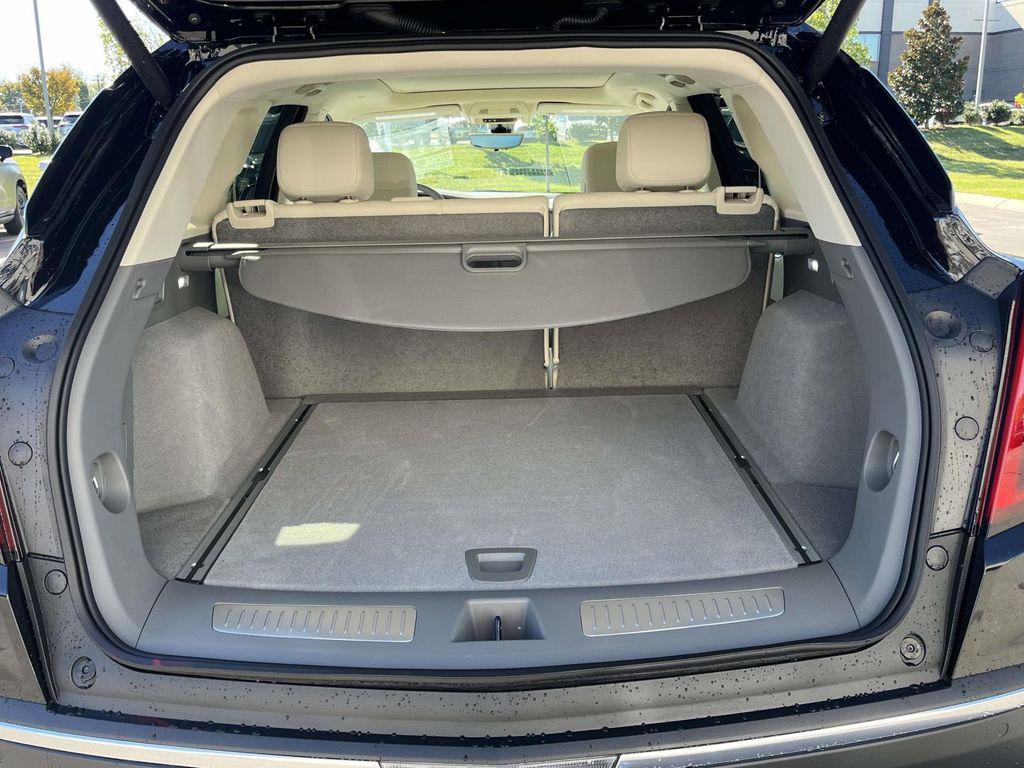 new 2025 Cadillac XT5 car, priced at $58,290