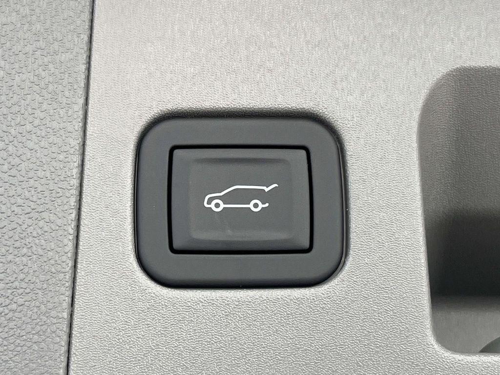 new 2025 Cadillac XT5 car, priced at $58,290