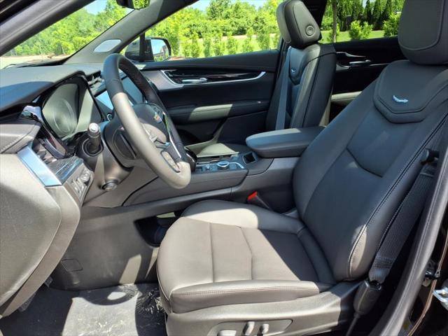 new 2025 Cadillac XT5 car, priced at $56,290