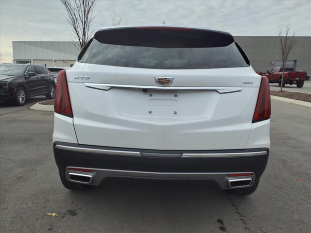 new 2025 Cadillac XT5 car, priced at $54,215