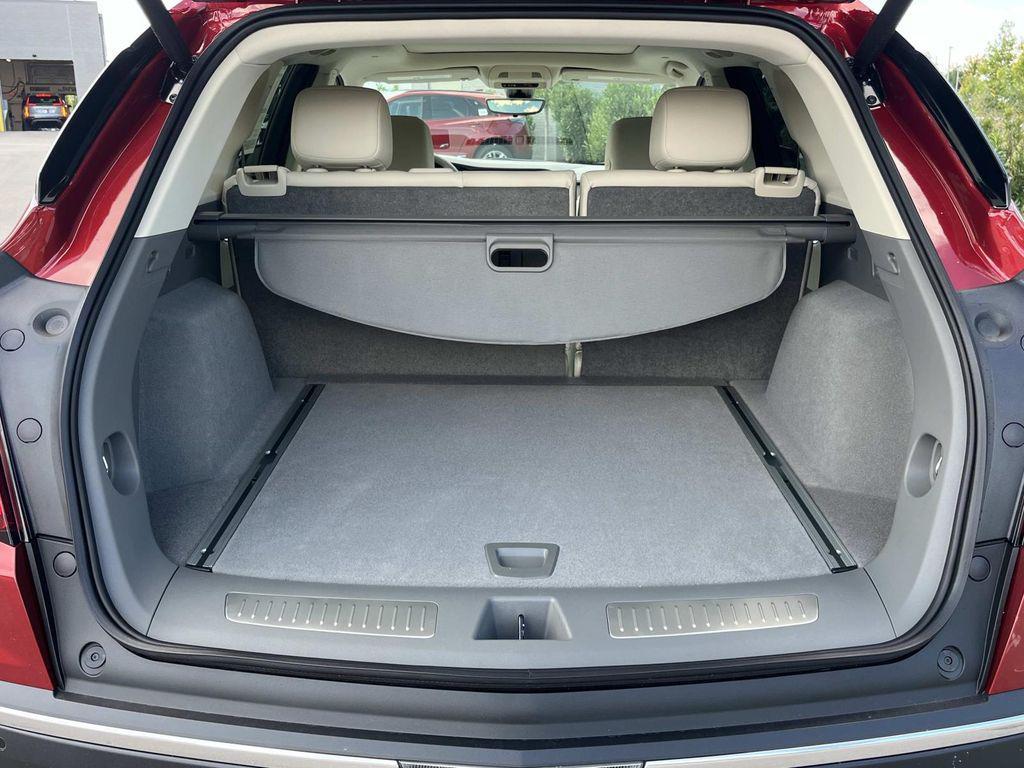 new 2025 Cadillac XT5 car, priced at $58,090