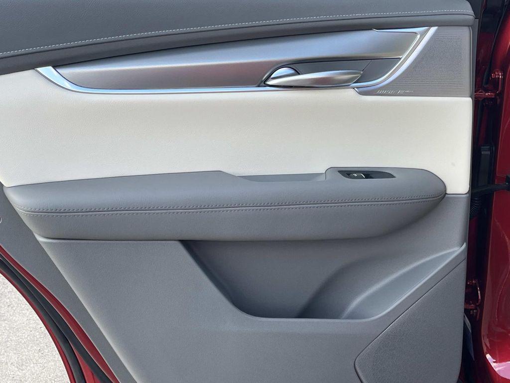 new 2025 Cadillac XT5 car, priced at $58,090
