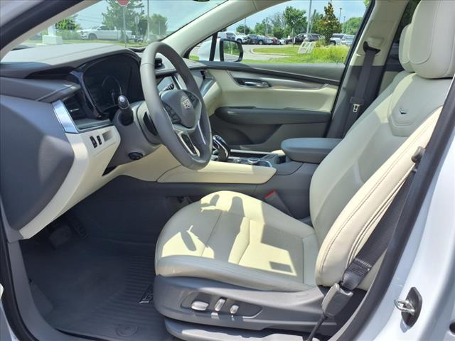 used 2022 Cadillac XT5 car, priced at $37,990