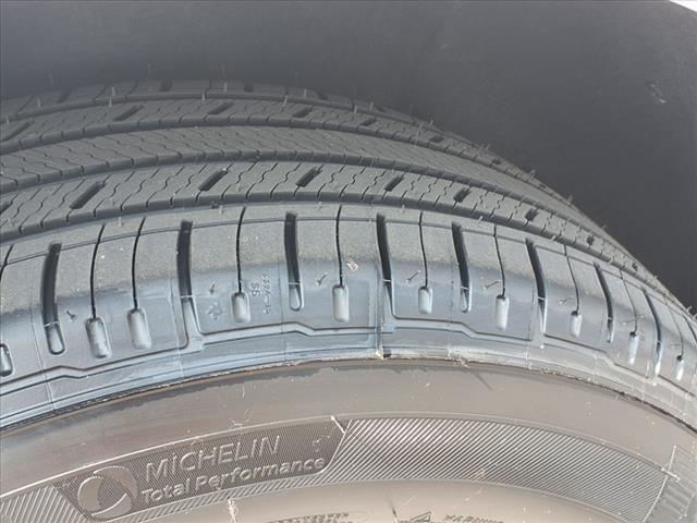 used 2022 Cadillac XT5 car, priced at $37,990