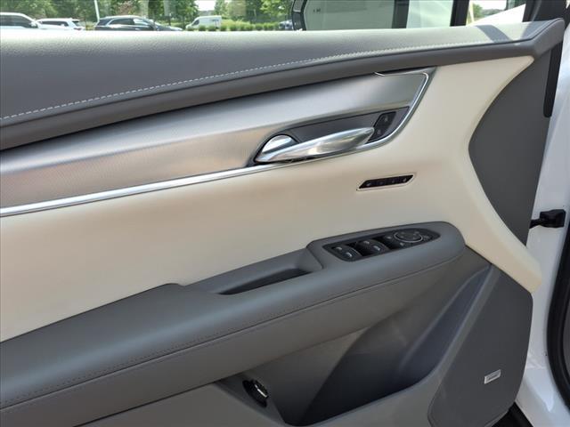 used 2022 Cadillac XT5 car, priced at $37,990