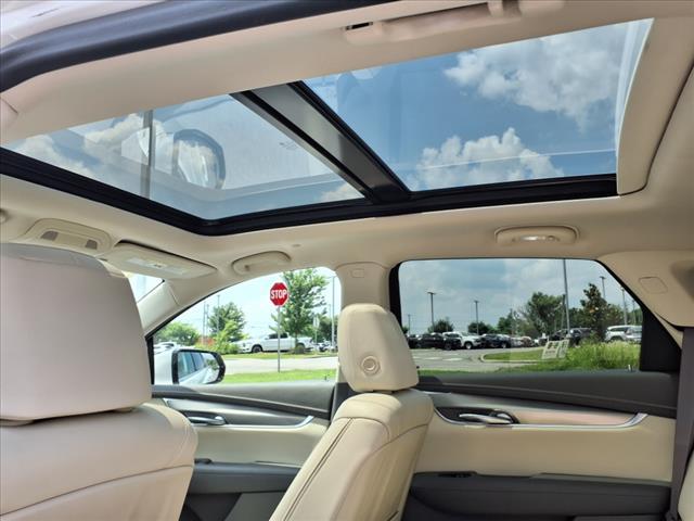 used 2022 Cadillac XT5 car, priced at $37,990