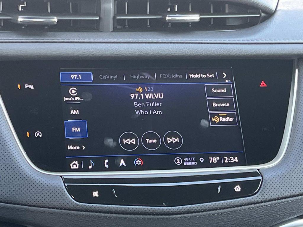 new 2025 Cadillac XT5 car, priced at $54,515