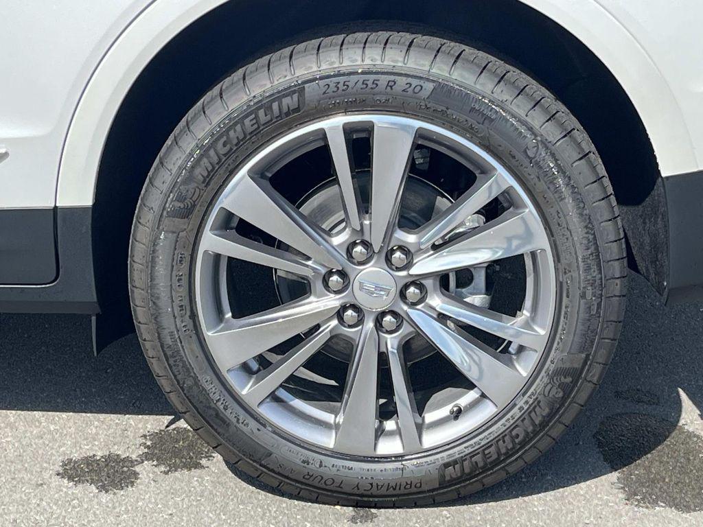 new 2025 Cadillac XT5 car, priced at $54,515