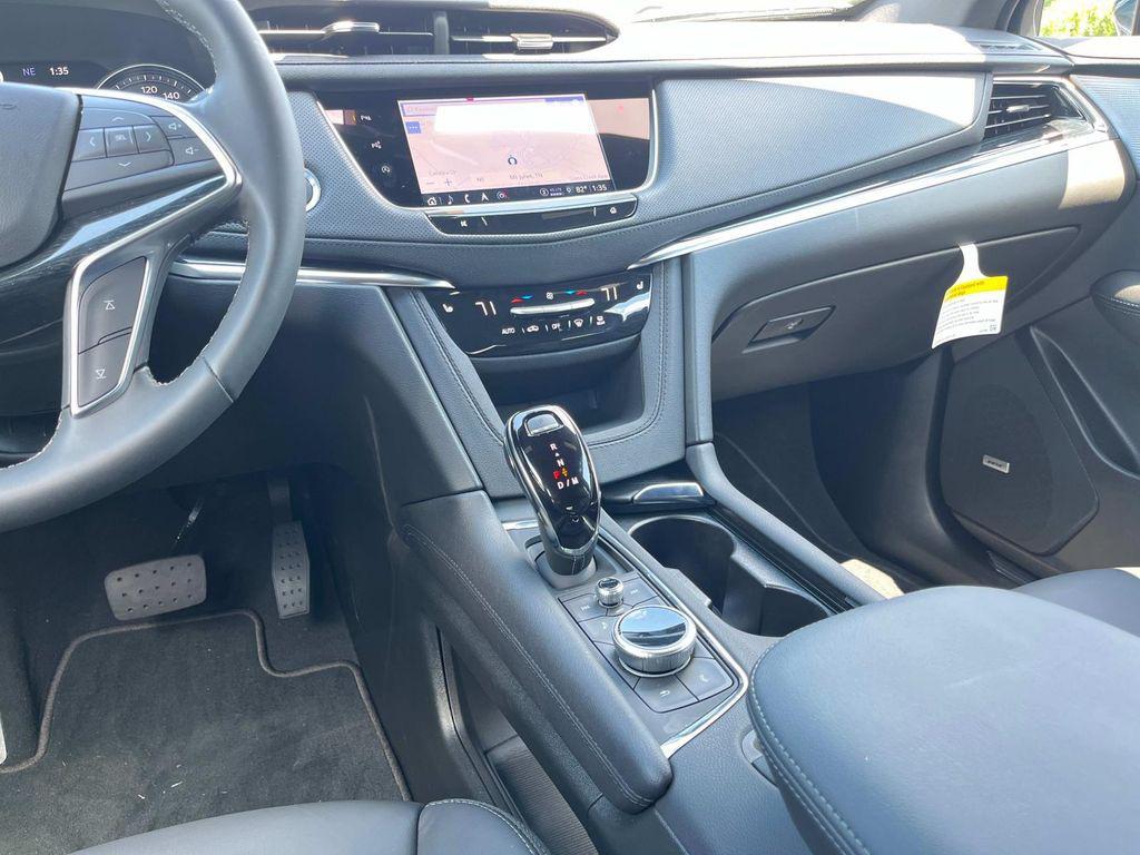 new 2025 Cadillac XT5 car, priced at $58,290