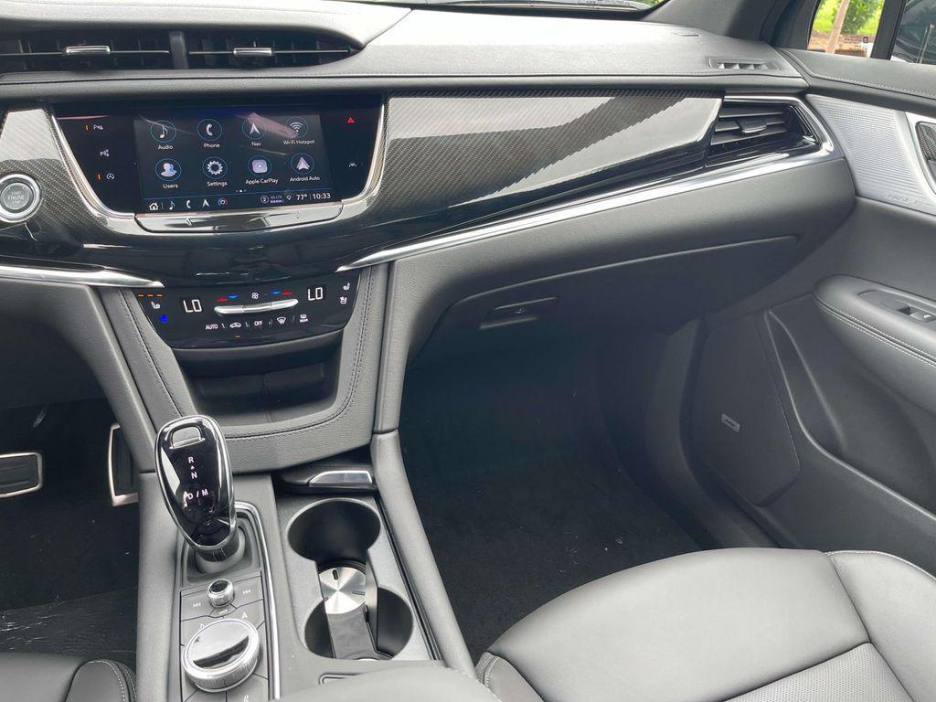 new 2025 Cadillac XT6 car, priced at $70,465