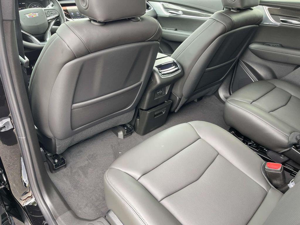 new 2025 Cadillac XT6 car, priced at $70,465