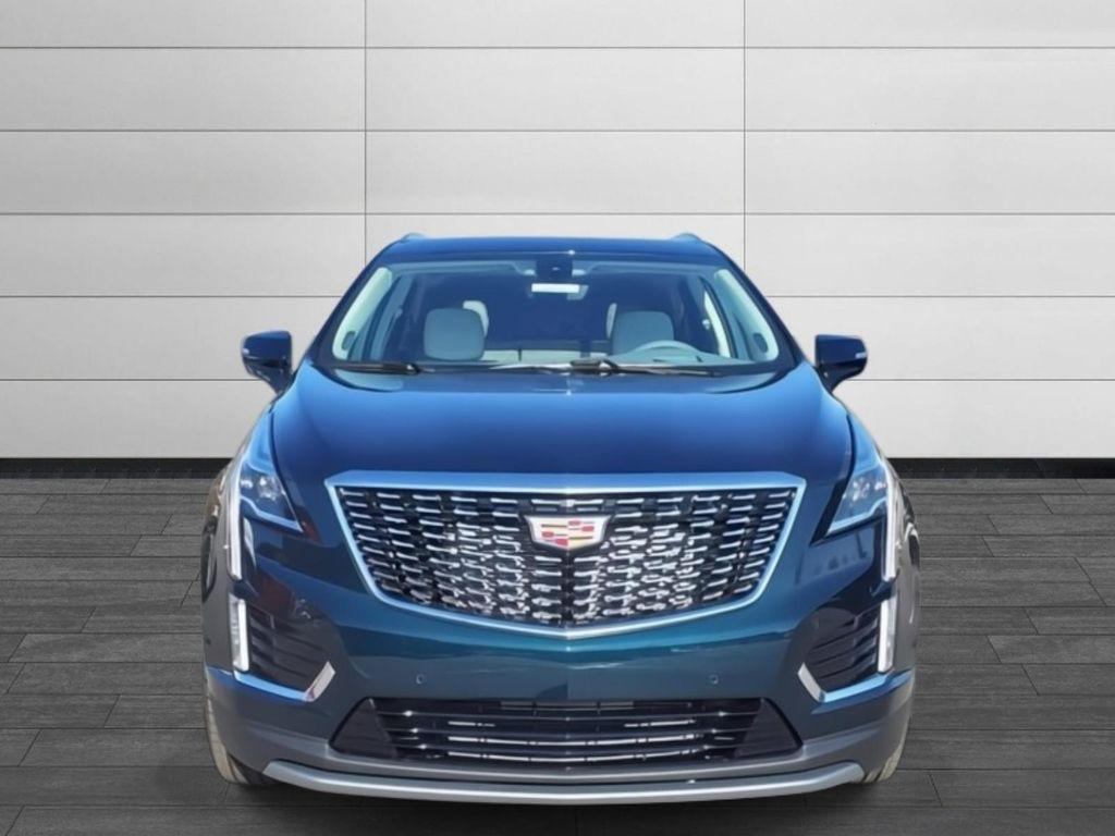 new 2025 Cadillac XT5 car, priced at $57,090