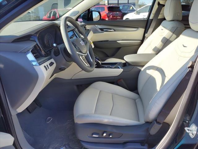 new 2025 Cadillac XT5 car, priced at $57,090