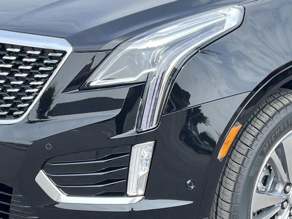 new 2025 Cadillac XT5 car, priced at $57,490