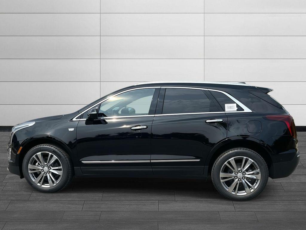 new 2025 Cadillac XT5 car, priced at $57,490