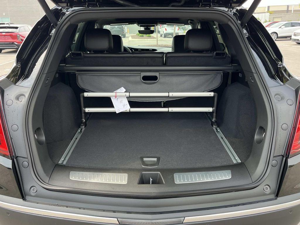 new 2025 Cadillac XT5 car, priced at $57,490