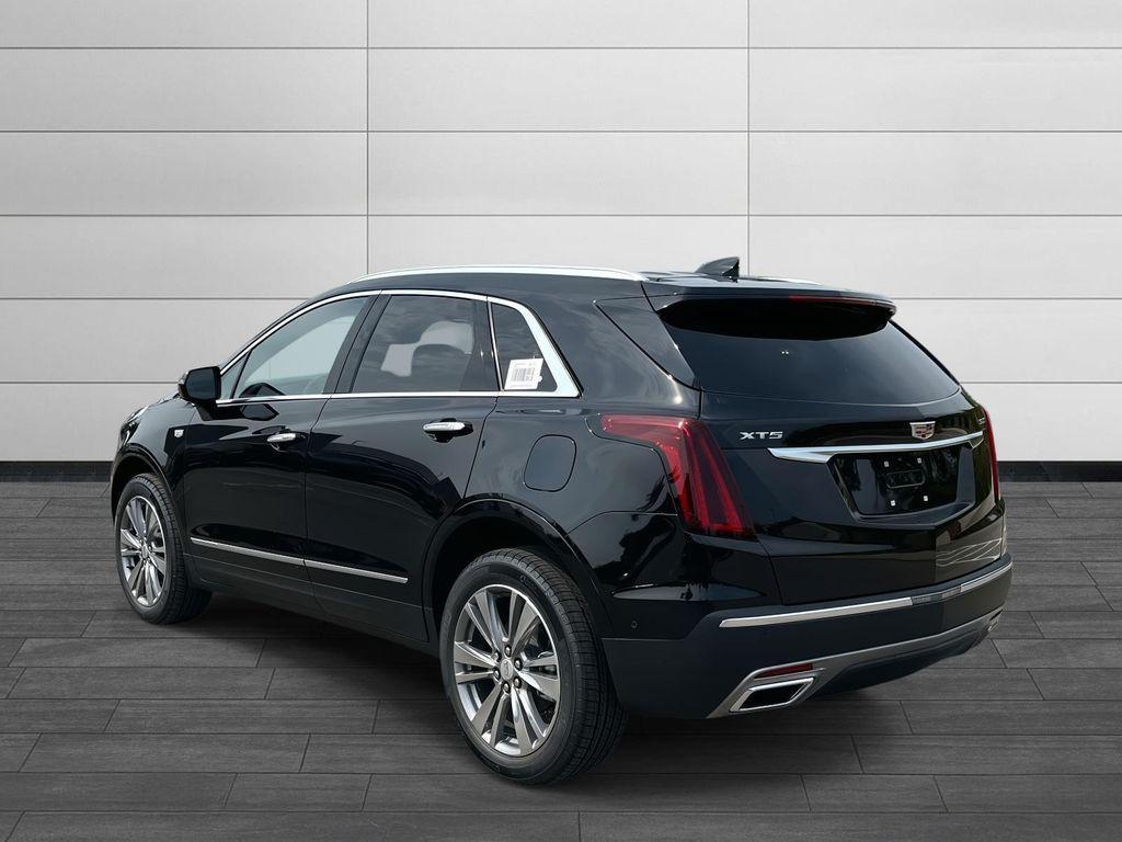 new 2025 Cadillac XT5 car, priced at $57,490