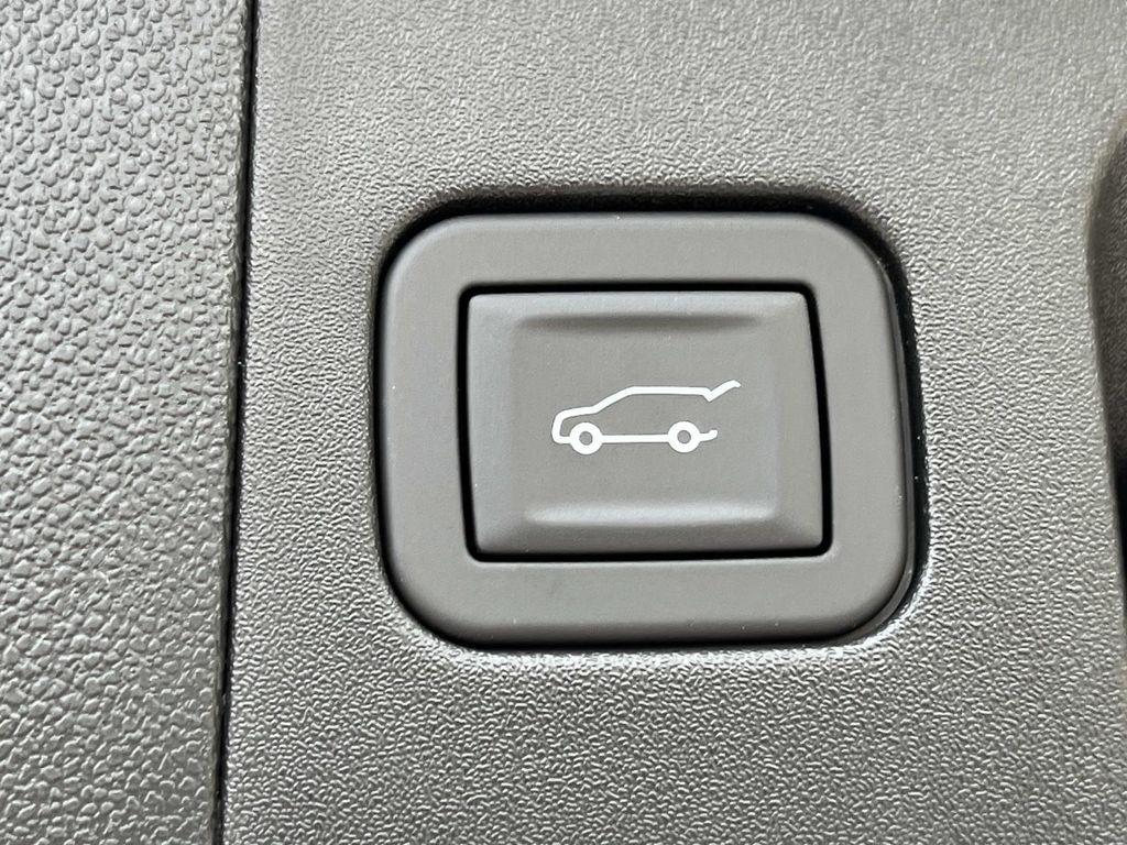 new 2025 Cadillac XT5 car, priced at $57,490