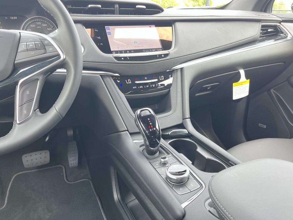 new 2025 Cadillac XT5 car, priced at $57,490