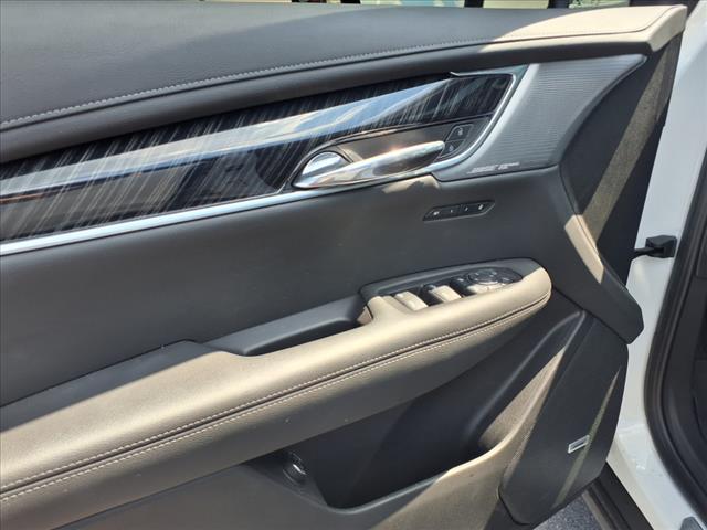 used 2023 Cadillac XT6 car, priced at $42,990
