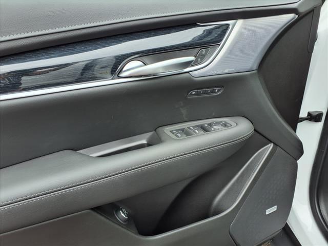 new 2025 Cadillac XT5 car, priced at $59,090