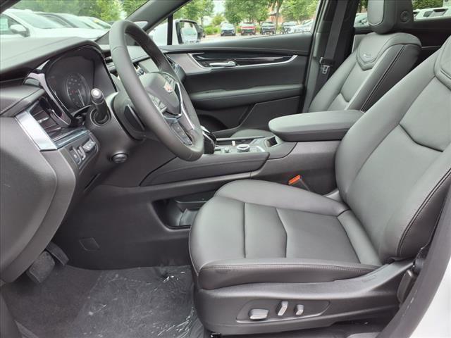 new 2025 Cadillac XT5 car, priced at $59,090