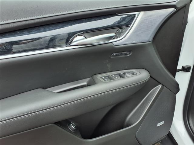 new 2025 Cadillac XT5 car, priced at $59,090