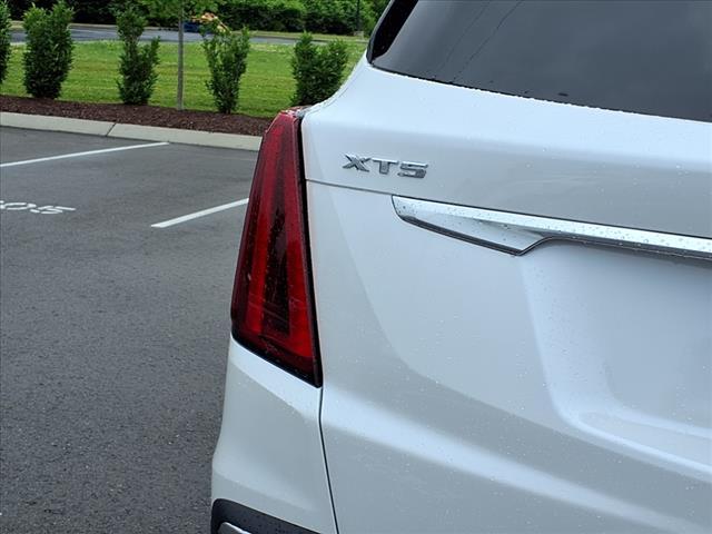 new 2025 Cadillac XT5 car, priced at $59,090
